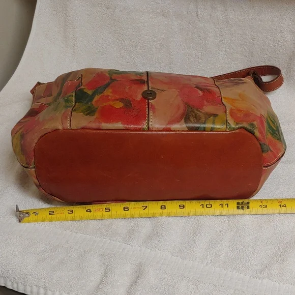 Patricia Nash. Large, Italian leather shoulder bag - Picture 11 of 16